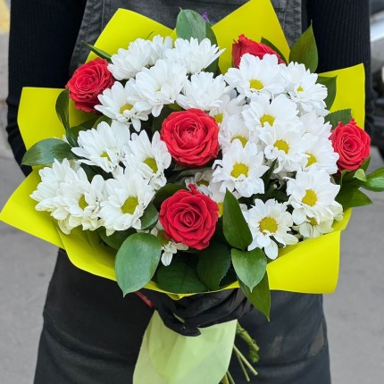 Букет с розами и хризантемами "Волшебство" - заказ с достакой с доставкой в по Перхушково